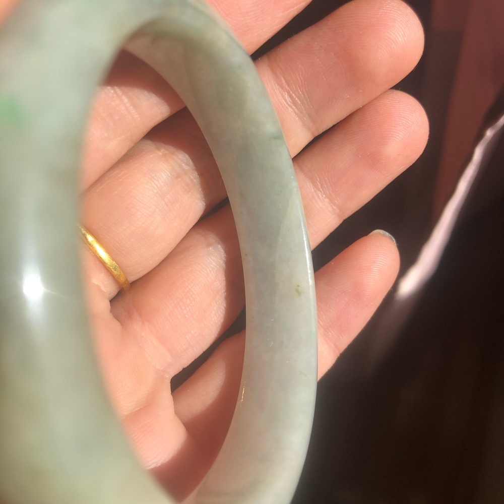 Jade bangle - Picture 13 of 16
